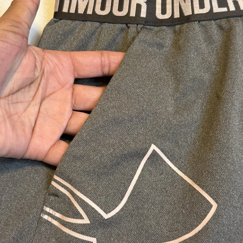 ✨Under Armour Womens Running Shorts M Gym Athletic Athleisure - Picture 5 of 9